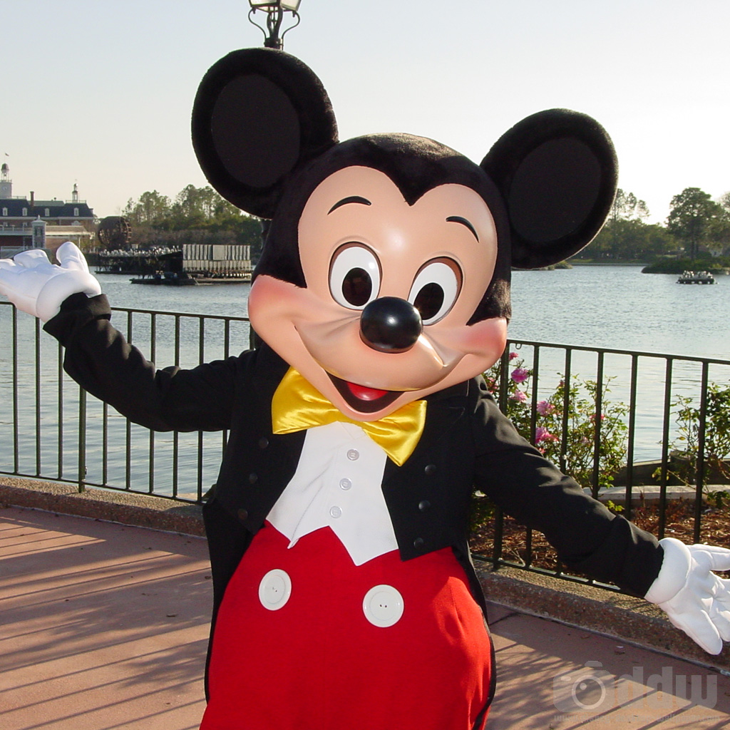 Mickey Mouse iPad Wallpaper