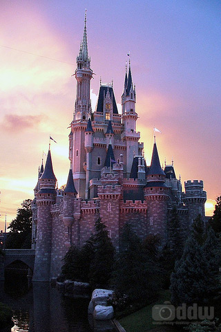Cinderella Caslte iPhone Wallpaper