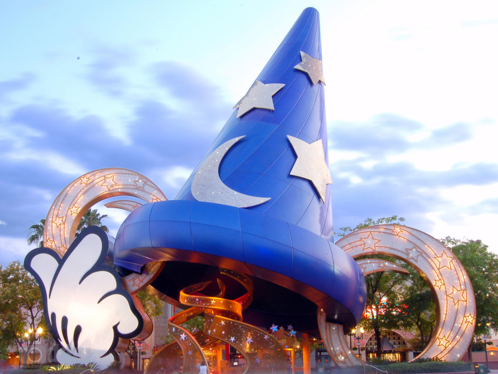 Mickey Sorcerer Hat Desktop Wallpaper